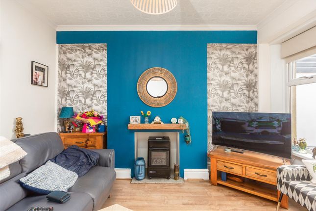 31, Frondeg Terrace, Llanelli photo 4