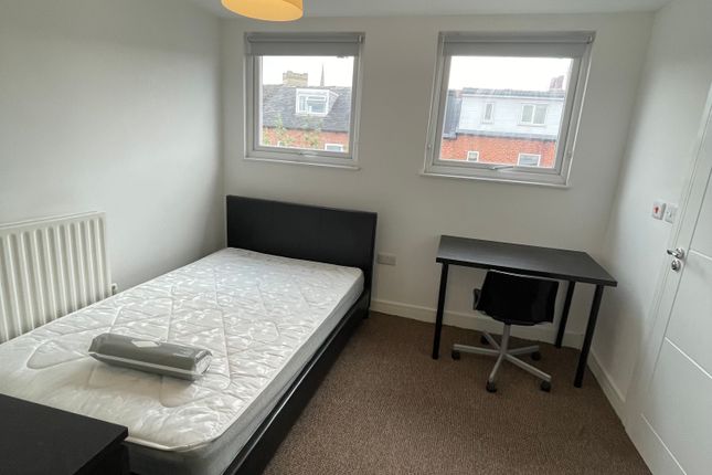 Room to rent in Alderson Road, Sheffield