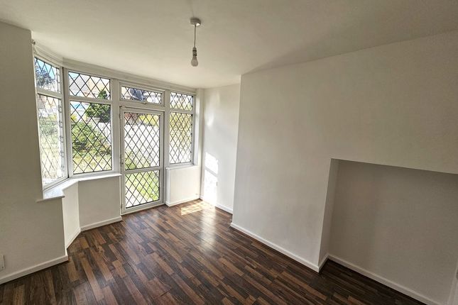 Hollydale Road, Birmingham photo 3