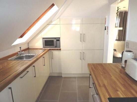 12 Worple Court, Worple Road, Wimbledon photo 4