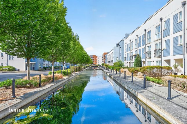 1-bed flat on 246, Canalside, Redhill, £150,000
