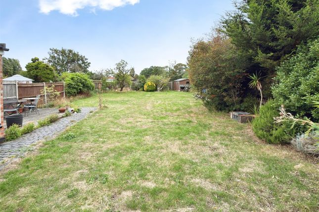 21, Gunton Drive, Lowestoft photo 4