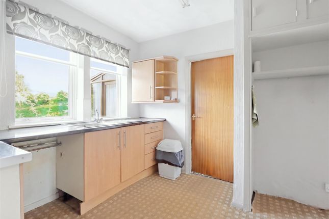 9, Adlington Avenue, Chesterfield photo 4