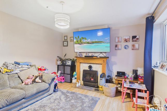 7, Morris Close, Lydney photo 4