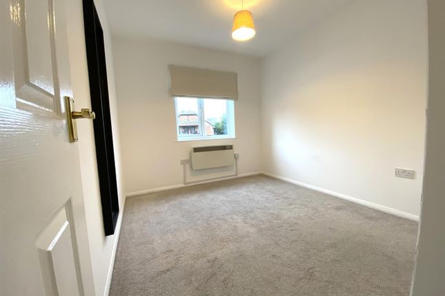 Lapwing Court, 2,Flat 16, Eagle Drive, London photo 3