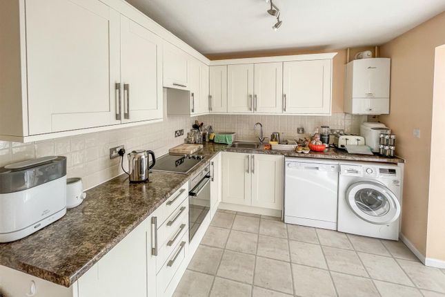 49, Hawthorn Way, Truro photo 2