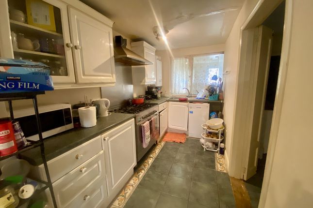 98, Dale Avenue, Edgware photo 4