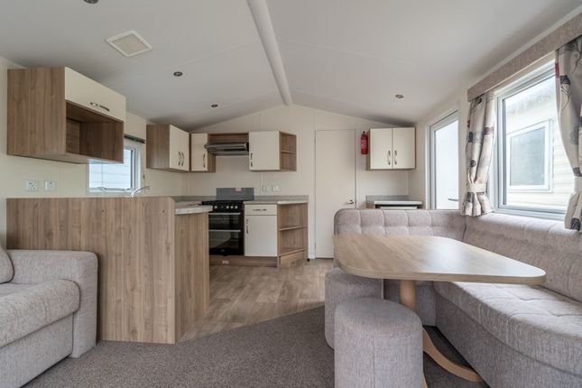 Chichester Lakeside Holiday Park, Chichester photo 2