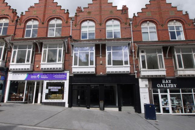 Retail premises to let in Station Road, Colwyn Bay