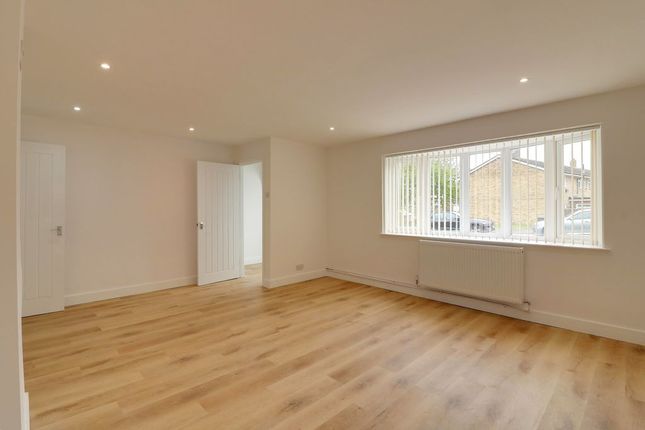 217, Wakefords Way, Havant photo 4