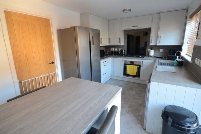29, Abbottsmoor, Port Talbot photo 4