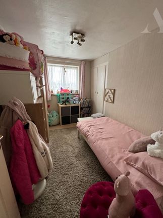 39 Kington Way Bed 2