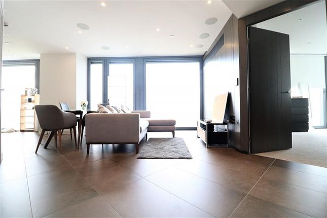 Thumbnail Flat to rent in Chronicle Tower, Angel, London