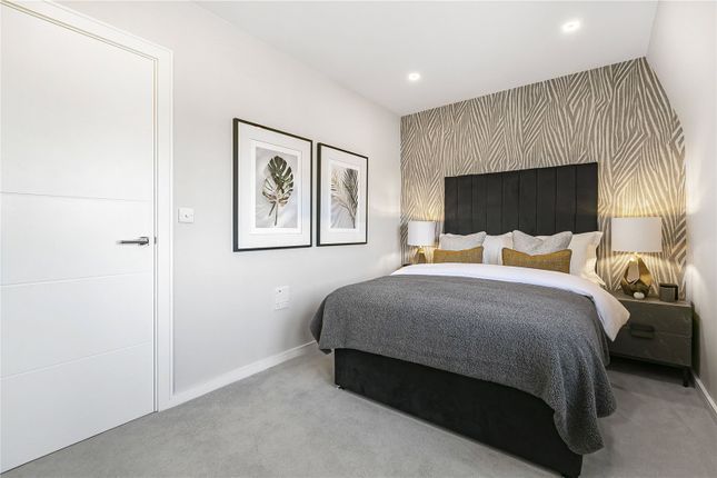 End terrace house for sale in Atheldene Road, London