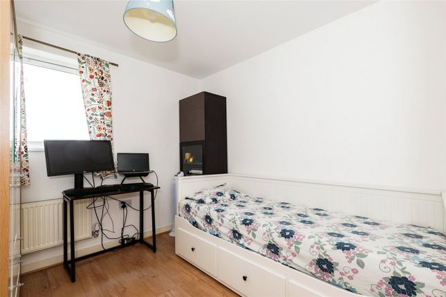 Flat for sale in Park View Road, Leatherhead, Surrey