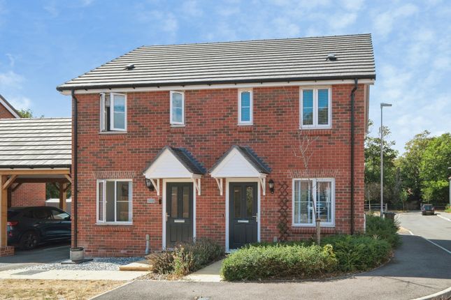 7, Bloom Close, West Sussex photo 2