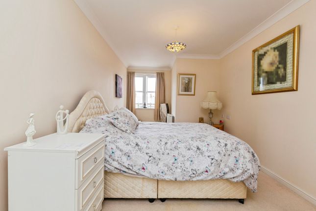 39, Fairweather Court, Durham photo 2