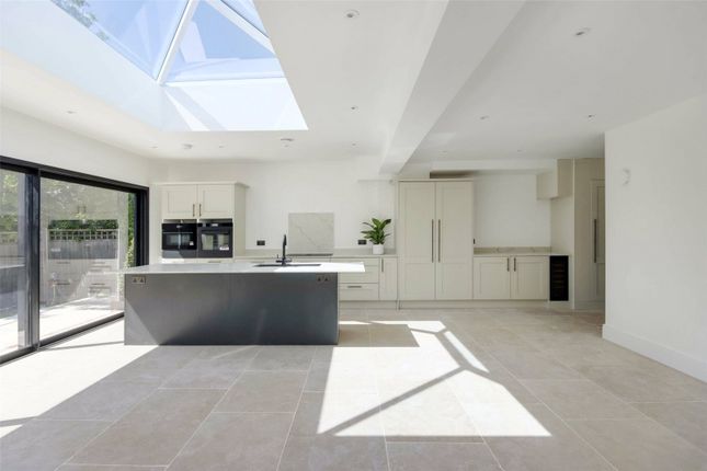 The Willows, 121, Noahs Ark, Sevenoaks photo 2