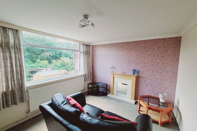 6 The Blackburn, Little Bookham Street, Little Bookham photo 2