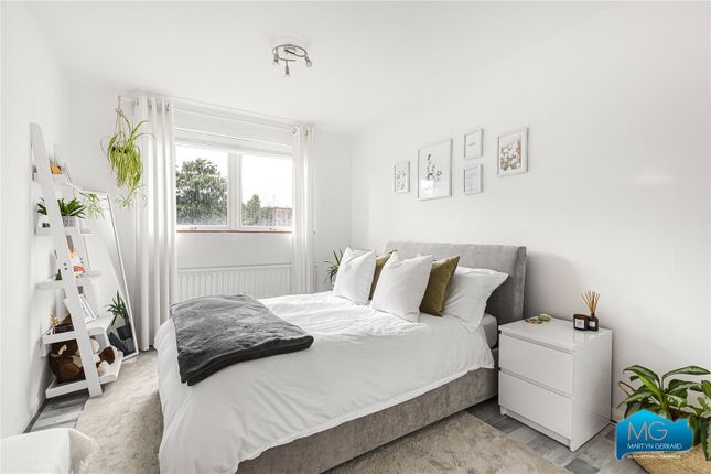Flat 3, Adelphi Court,, High Road, London photo 4