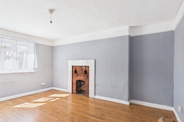 8, Park Avenue, Harlow photo 4