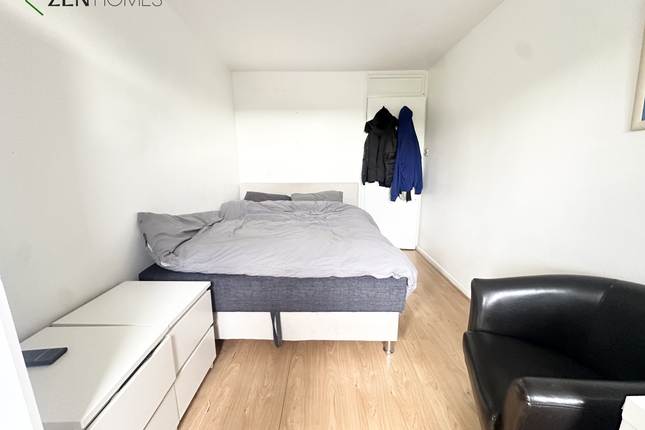 15 Somercoates Close, Barnet photo 5