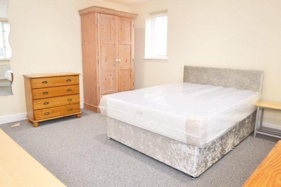 56, CHERVIL CLOSE, Manchester photo 5