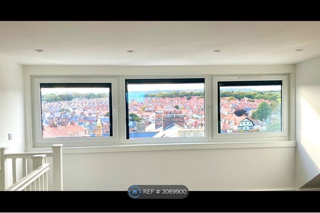 Flat, North Marine Road, Scarborough photo 3