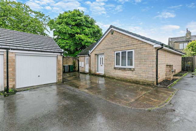 Thumbnail Detached bungalow for sale in Charterhouse Road, Idle, Bradford