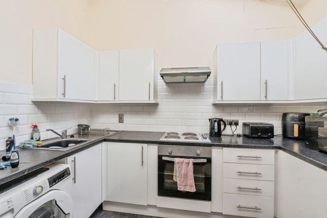 3, Milton Close, Essex photo 4