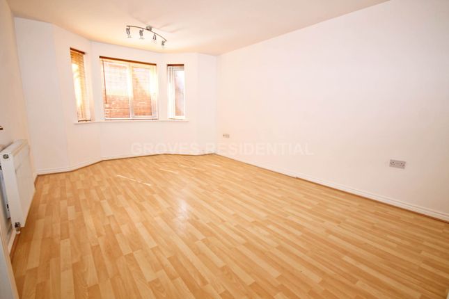7 Phoenix Court, Dukes Avenue, New Malden photo 3