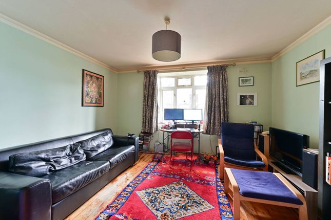 Flat for sale in Keswick Road, Putney, London