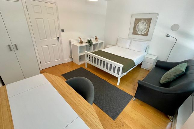 Thumbnail Flat to rent in Albany Street, Regents Park, Lodnon