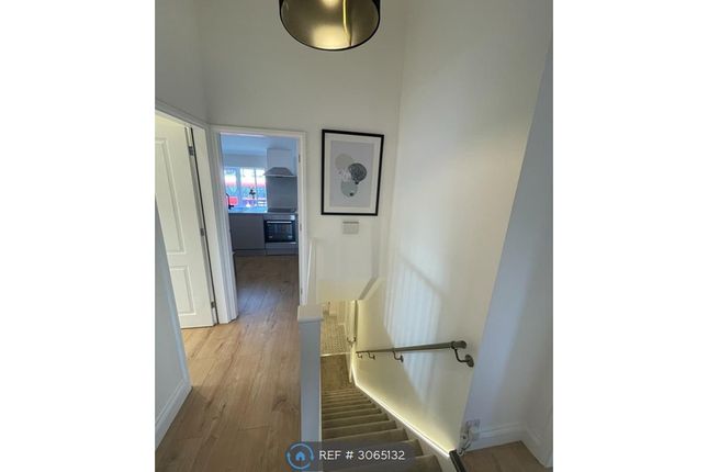 First Floor Flat  Windmill Lane, Greenford, Ealing photo 4