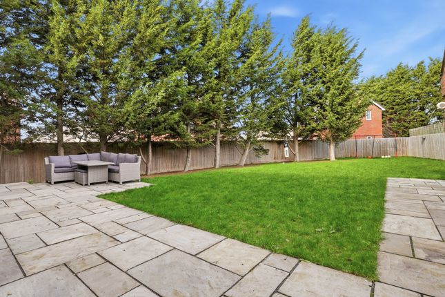 7 Wavendon Lodge Mews, Milton Keynes photo 2