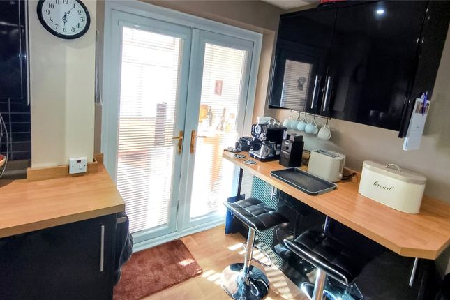 44, Webb Crescent, Oxfordshire photo 4