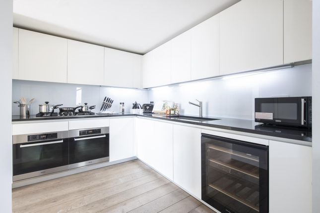 Flat to rent in Merchant Square East, London, Greater London