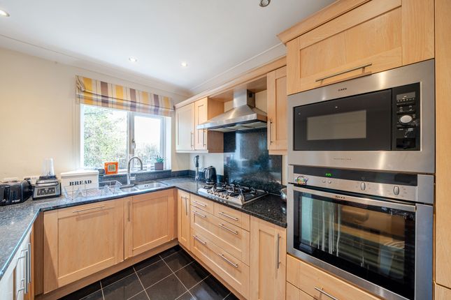 2, Hazelbank, Rickmansworth photo 2