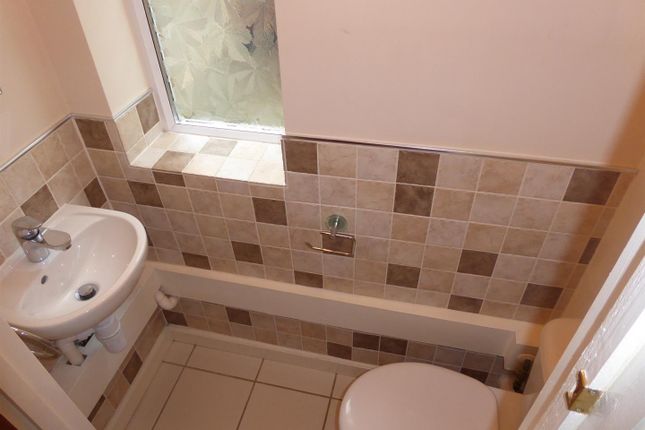 9, Headlands Grove, Swindon photo 4