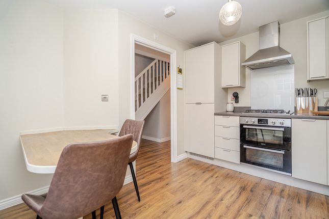 33, Summerlin Drive, Milton Keynes photo 4