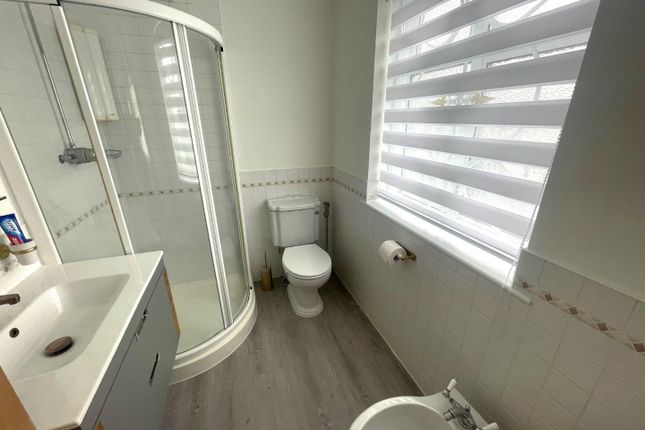 Shower Room.Jpg