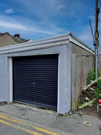 Thumbnail Parking/garage to let in Neath Road, Plasmarl