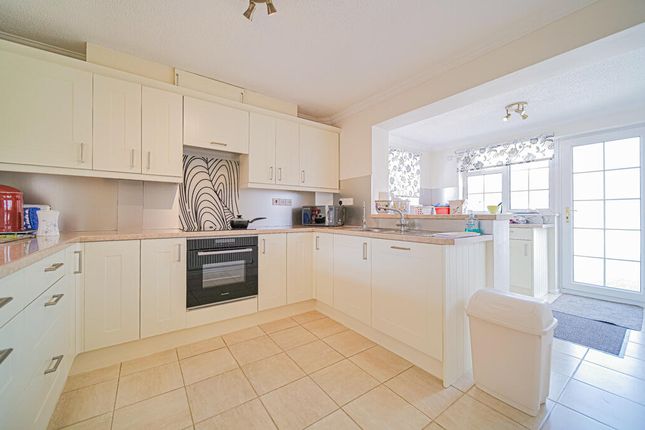 35, Halifax Road, Melksham photo 2