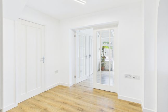 145, Vine Road, Buckinghamshire photo 3