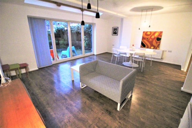 Flat 1, Broughton Lane, Salford photo 3