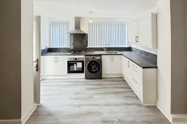235 Mortimer Road, South Shields, Tyne and Wear photo 4