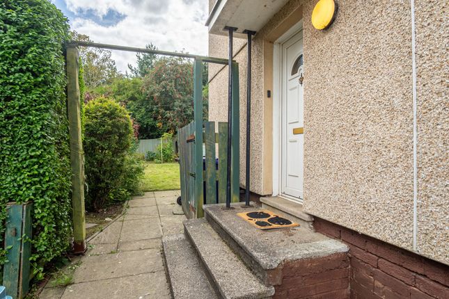 69 Hardridge Road, Glasgow photo 2