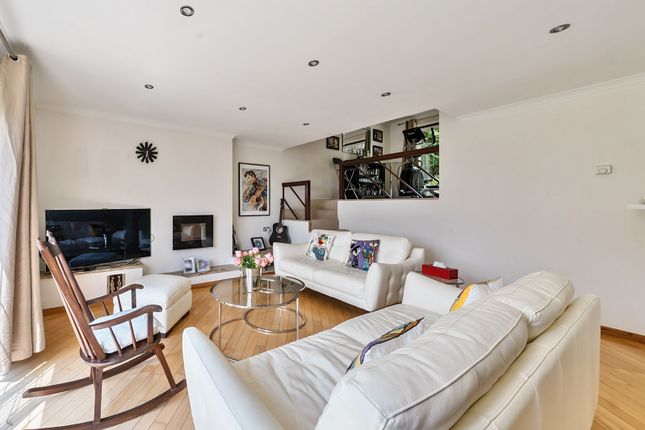 1, Shefton Rise, Middlesex photo 2