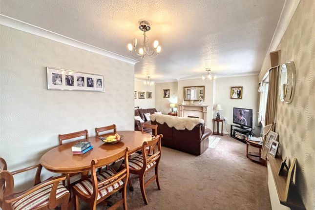19, Farringdon Road, Warrington photo 4