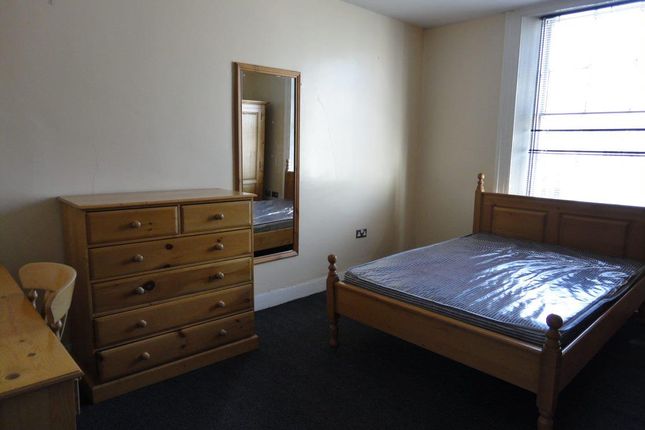 North Terrace, Newcastle Upon Tyne photo 5